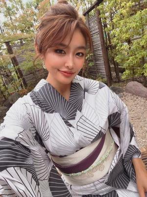 小夏エミリの写メ日記｜エトワール 吉原高級店ソープ