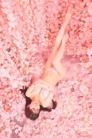 えみりの写メ日記｜ヴェルサイユ 吉原高級店ソープ