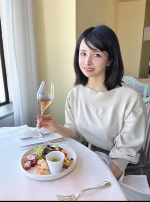 もえの写メ日記｜ヴェルサイユ 吉原高級店ソープ