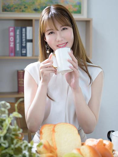 美沢玲奈 | 吉原 ハールブルク (3 / 8)