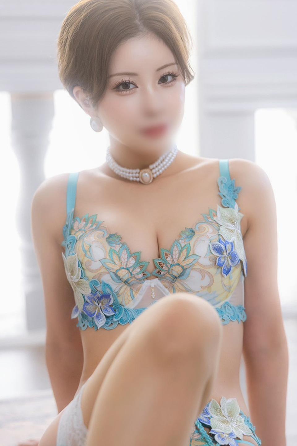 みやび | 横浜 トリプルA (1 / 14)